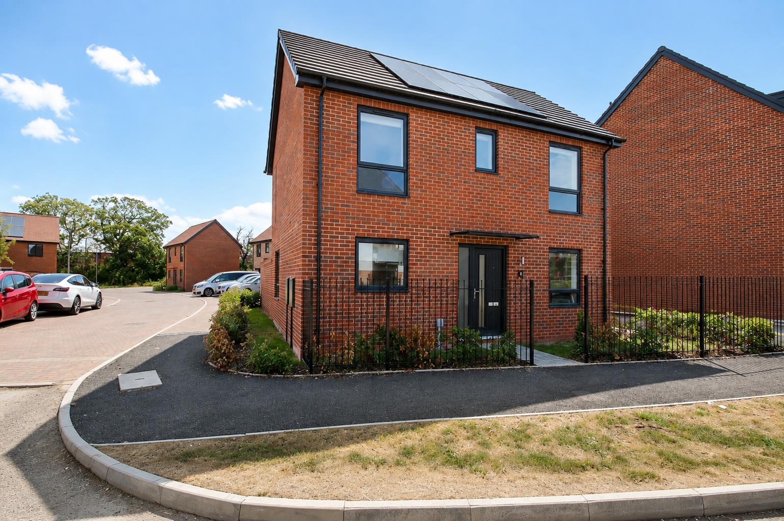 3 bed property in Sarda Grove, Milton Keynes